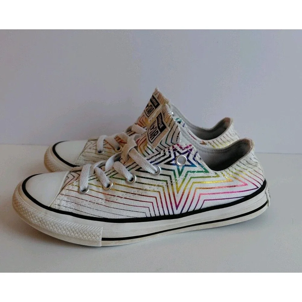 Converse All Star Junior Girls Size 2.5 Low Top White/Mulitcolor Stars